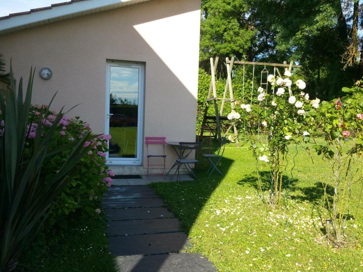 La Libellule Bredoise Bed and Breakfast La Brede Exteriör bild